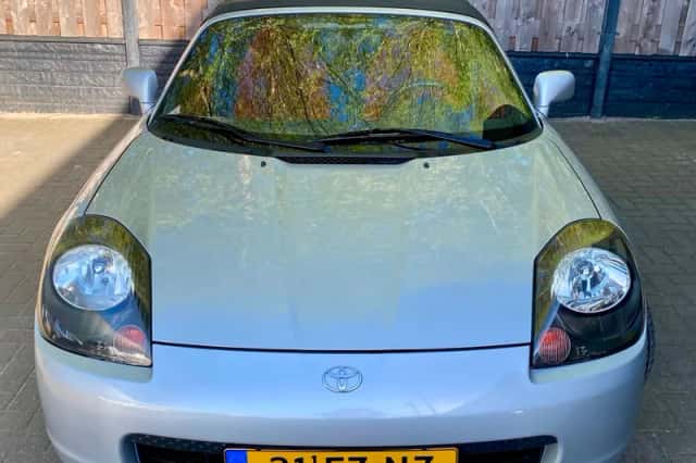 Toyota MR 2 (2000) thumbnail 5
