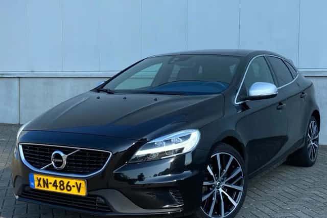 Volvo V40 (2019) thumbnail 1