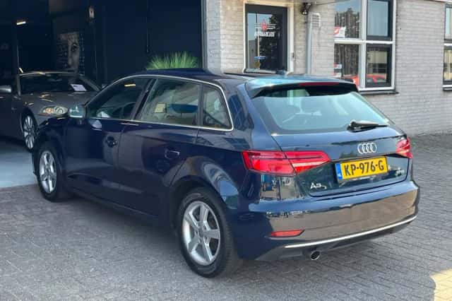 Audi A3 (2016) thumbnail 3