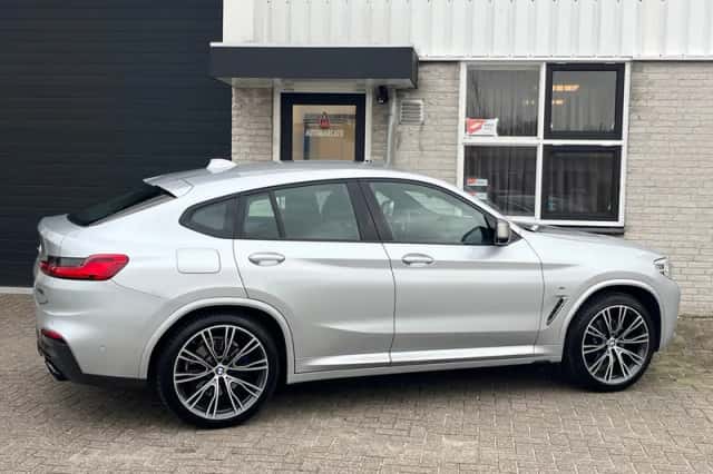 BMW X4 (2019) thumbnail 3