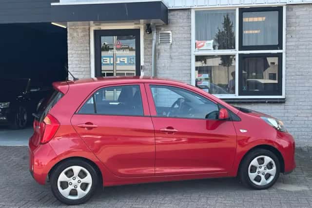 Kia Picanto (2016) thumbnail 3