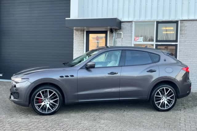Maserati Levante (2018) thumbnail 2
