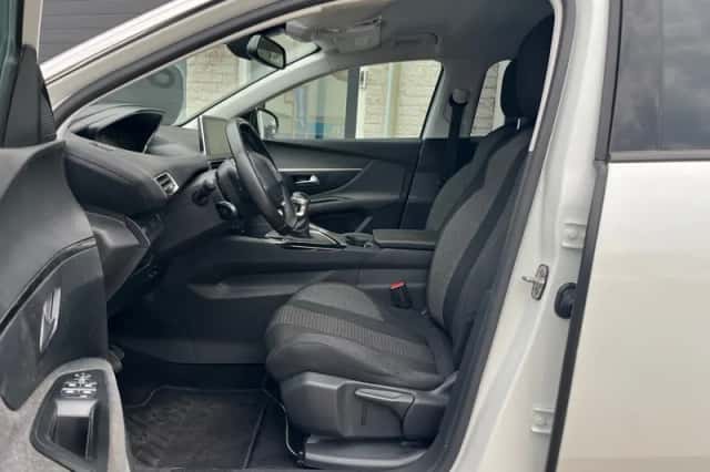 Peugeot 3008 (2020) thumbnail 5