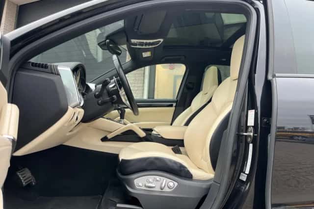 Porsche Cayenne (2017) thumbnail 5