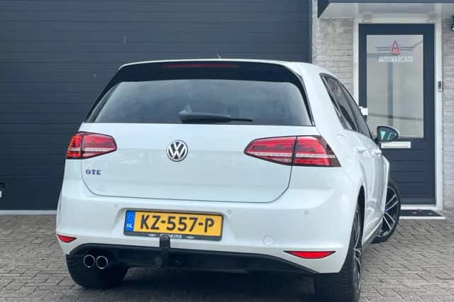 Volkswagen Golf (2016) thumbnail 5
