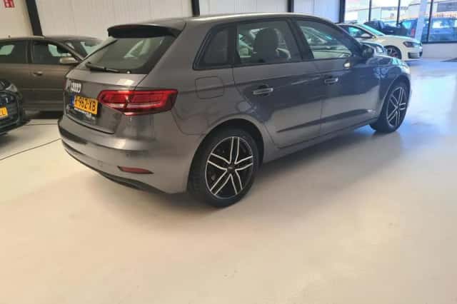 Audi A3 (2020) thumbnail 2
