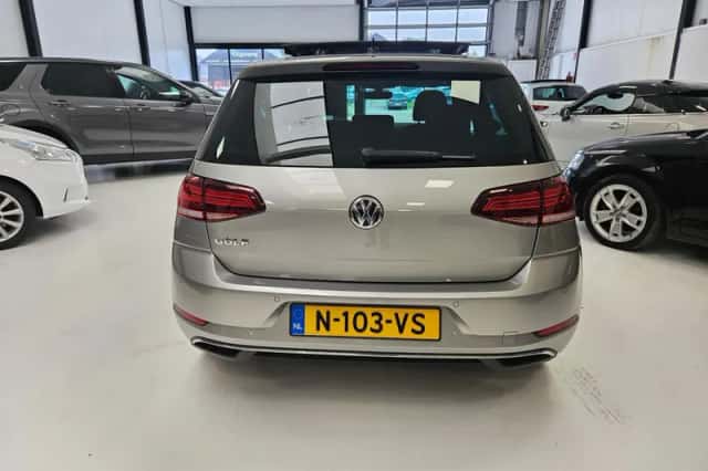 Volkswagen Golf (2019) thumbnail 5