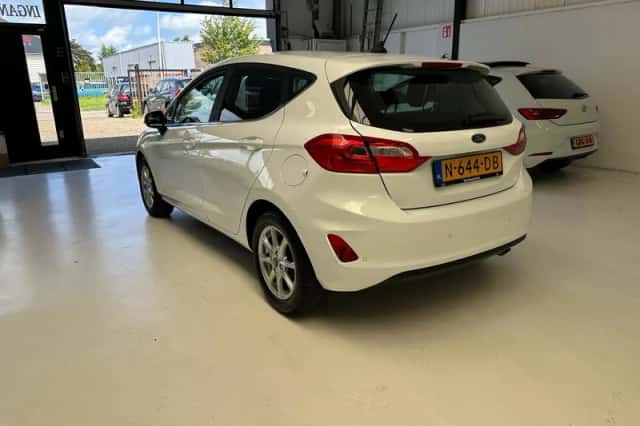 Ford Fiesta (2021) thumbnail 3