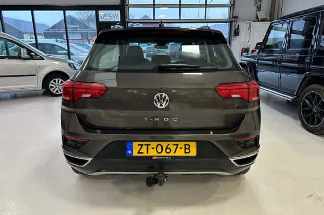 Volkswagen T-Roc (2018) thumbnail 4