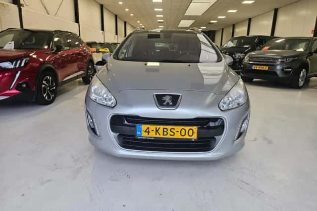 Peugeot 308 (2013) thumbnail 1