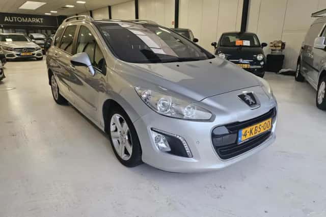 Peugeot 308 (2013) thumbnail 3