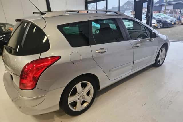 Peugeot 308 (2013) thumbnail 4