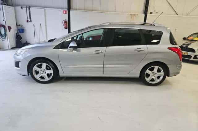 Peugeot 308 (2013) thumbnail 5