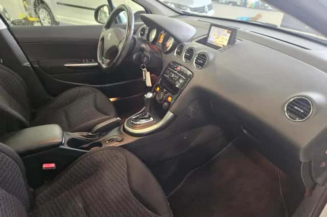 Peugeot 308 (2013) thumbnail 6