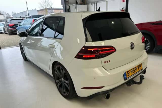 Volkswagen Golf (2020) thumbnail 3