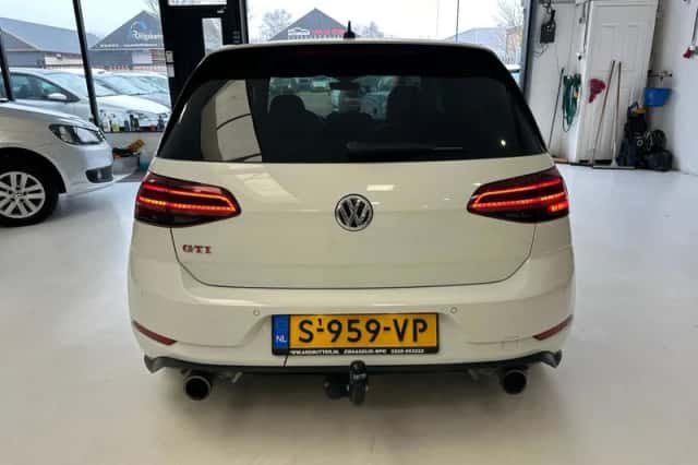 Volkswagen Golf (2020) thumbnail 4