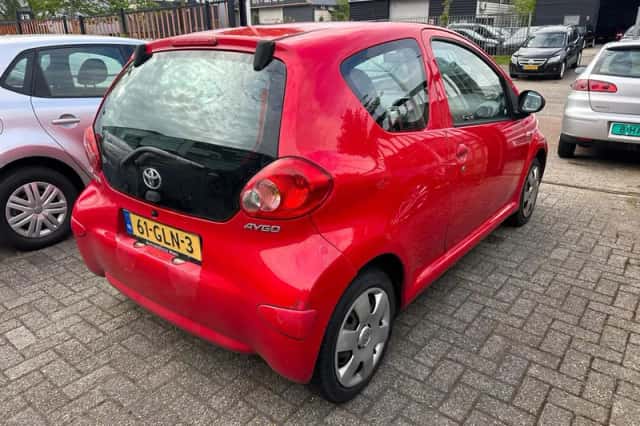 Toyota Aygo (2008) thumbnail 3