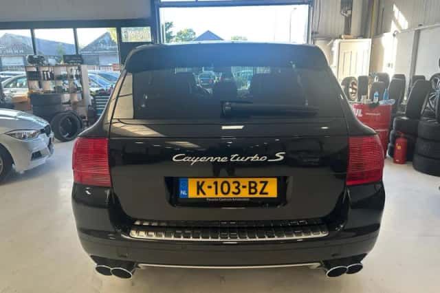 Porsche Cayenne (2006) thumbnail 3