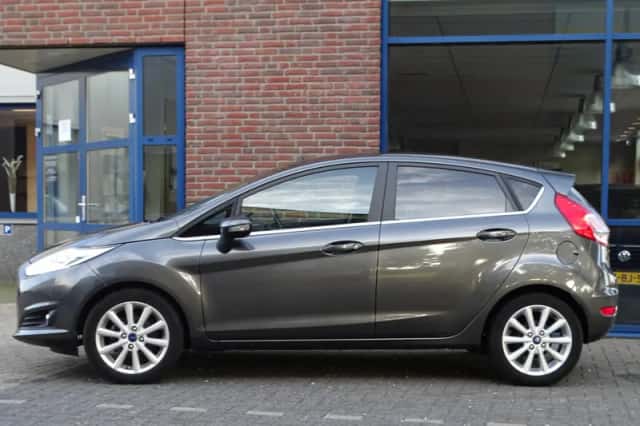 Ford Fiesta (2016) thumbnail 6