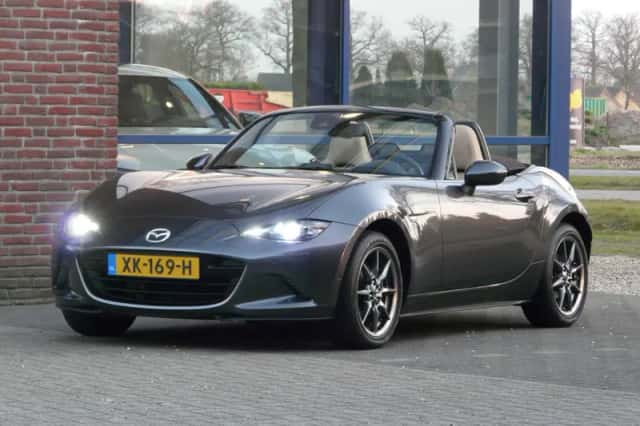 Mazda MX-5 (2019) thumbnail 2
