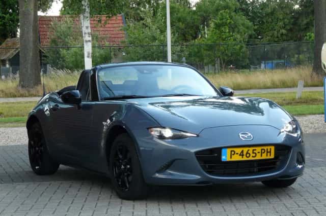 Mazda MX-5 (2021) thumbnail 4