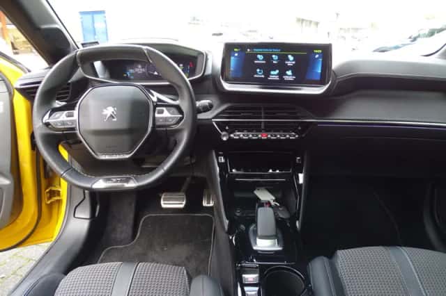Peugeot e-208 (2022) thumbnail 4