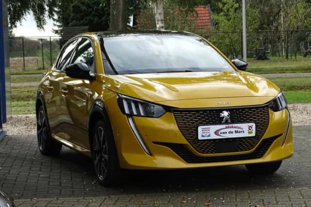 Peugeot e-208 (2022) thumbnail 5