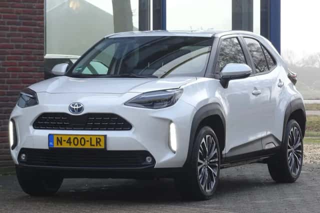 Toyota Yaris (2022) thumbnail 2