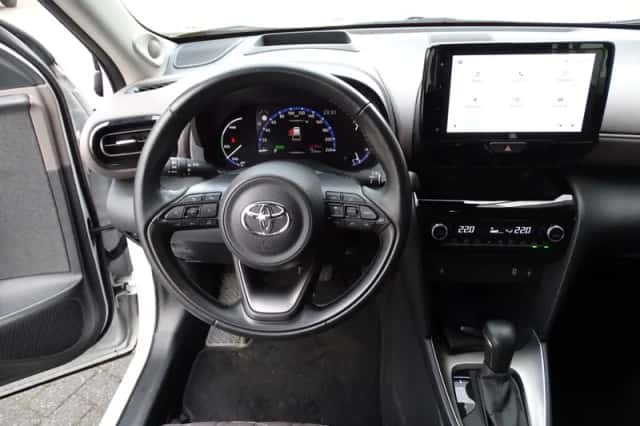 Toyota Yaris (2022) thumbnail 4