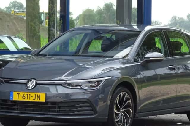 Volkswagen Golf (2023) thumbnail 1