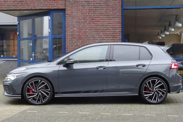 Volkswagen Golf (2023) thumbnail 6