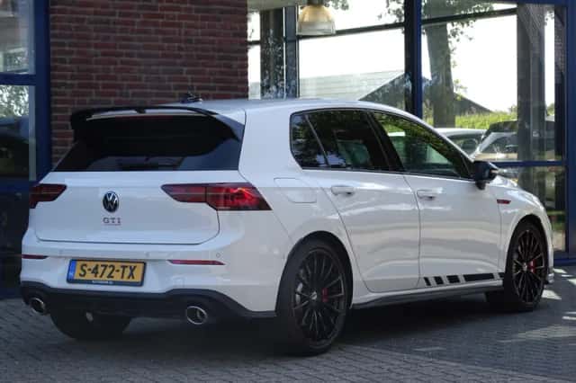Volkswagen Golf (2022) thumbnail 6