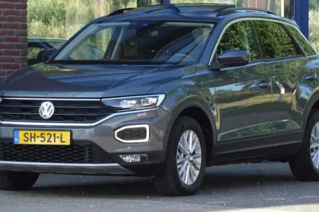 Volkswagen T-Roc (2018) thumbnail 1