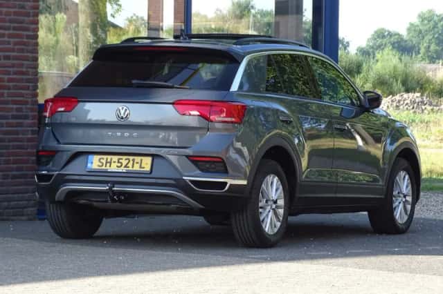 Volkswagen T-Roc (2018) thumbnail 6