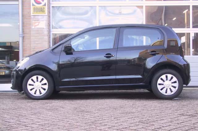 Volkswagen Up! (2023) thumbnail 3