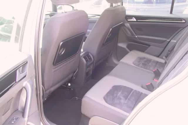 Volkswagen Golf Sportsvan (2015) thumbnail 5