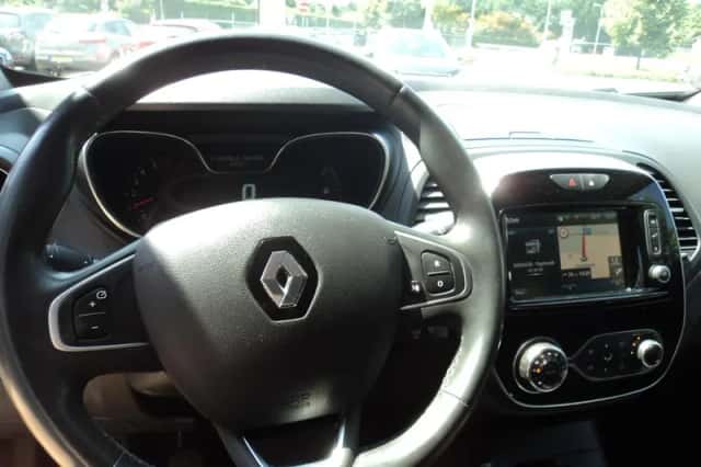 Renault Captur (2017) thumbnail 17