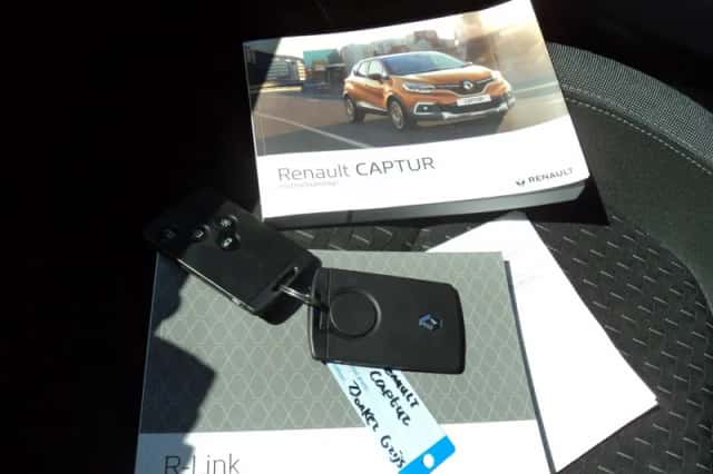 Renault Captur (2017) thumbnail 25