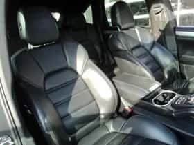 Porsche Cayenne (2010) thumbnail 20