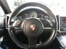 Porsche Cayenne (2010) thumbnail 26