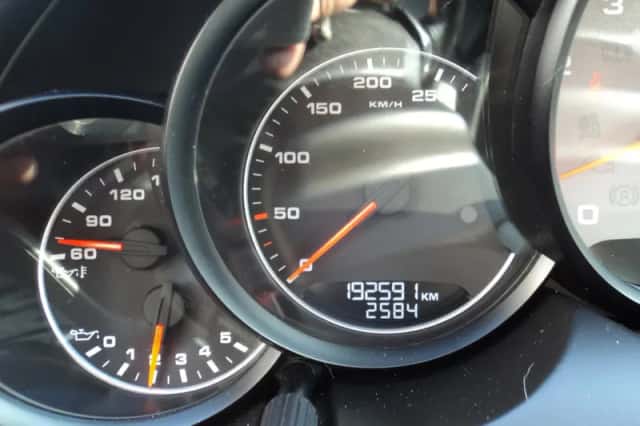 Porsche Cayenne (2010) thumbnail 28
