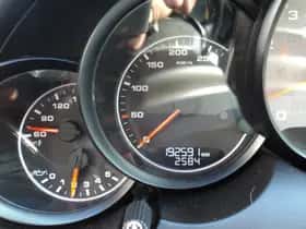 Porsche Cayenne (2010) thumbnail 28