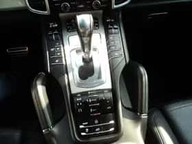 Porsche Cayenne (2010) thumbnail 31