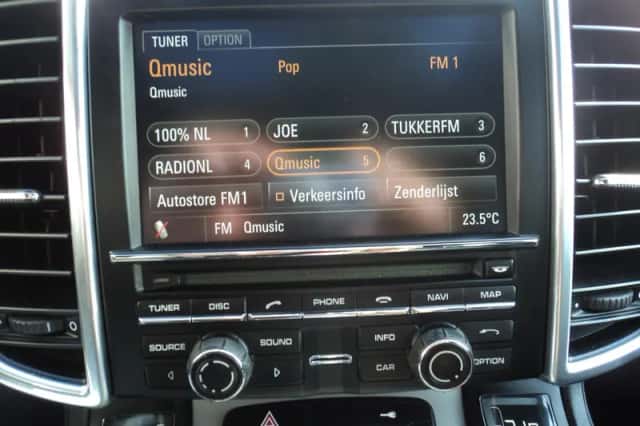 Porsche Cayenne (2010) thumbnail 33