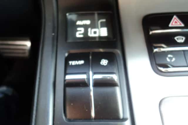 Porsche Cayenne (2010) thumbnail 35