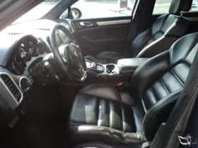 Porsche Cayenne (2010) thumbnail 36
