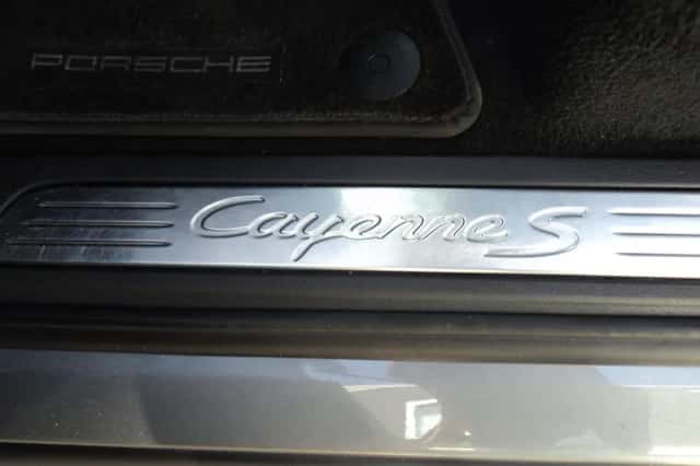 Porsche Cayenne (2010) thumbnail 38