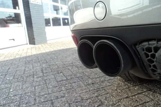Porsche Cayenne (2010) thumbnail 42