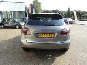 Porsche Cayenne (2010) thumbnail 7
