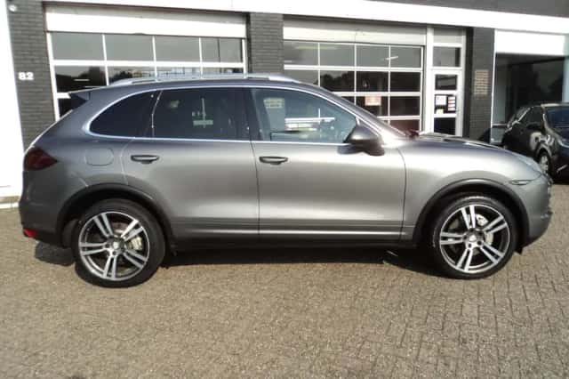 Porsche Cayenne (2010) thumbnail 9